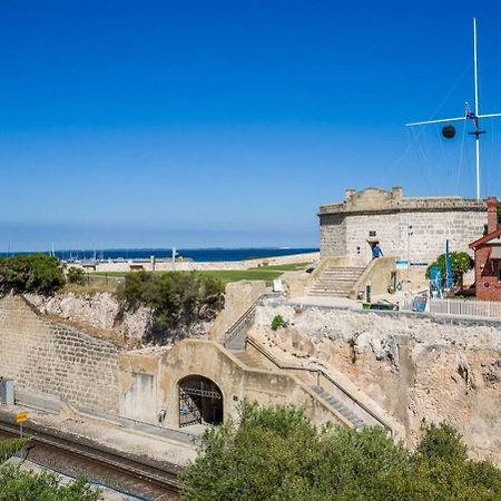West End Warehouse Historical Opposite Beach Fremantle Esterno foto