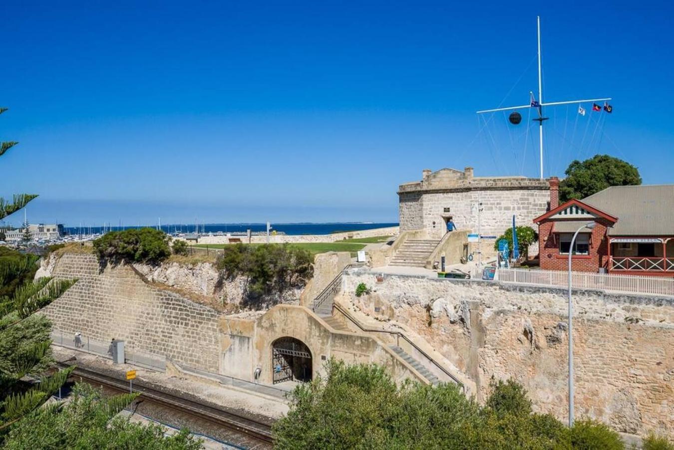 West End Warehouse Historical Opposite Beach Fremantle Esterno foto